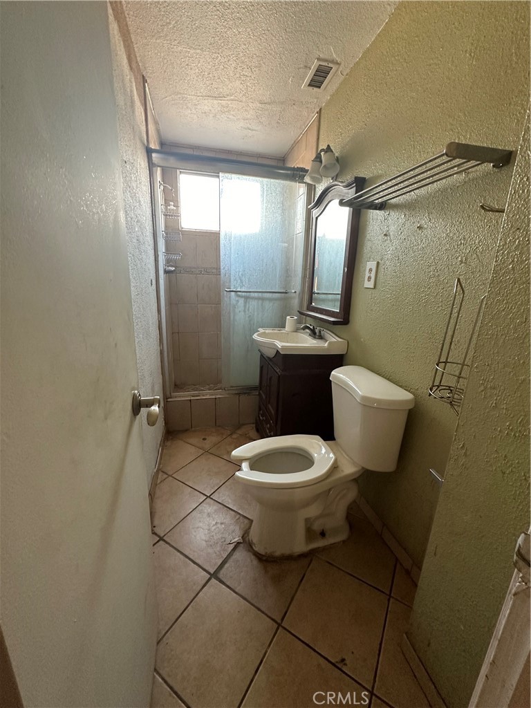846 N Amador Ave