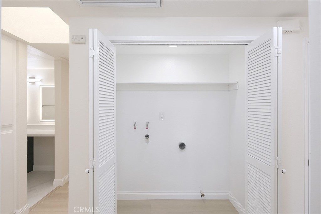 731 S Del Mar Avenue D