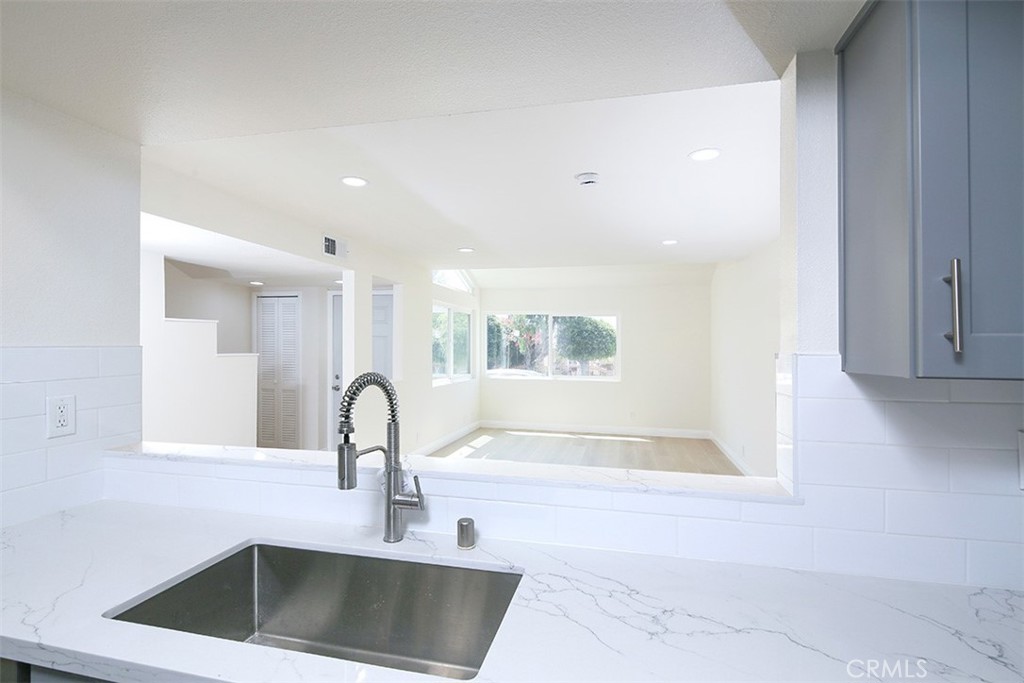 731 S Del Mar Avenue D