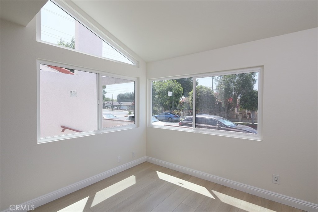 731 S Del Mar Avenue D