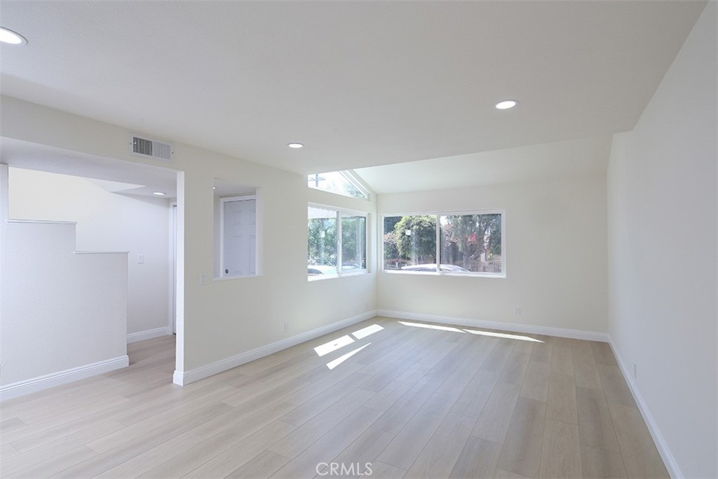 731 S Del Mar Avenue D