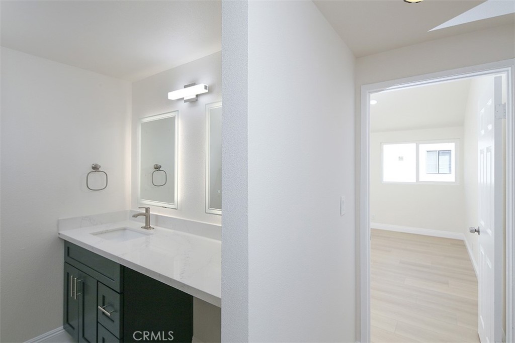 731 S Del Mar Avenue D