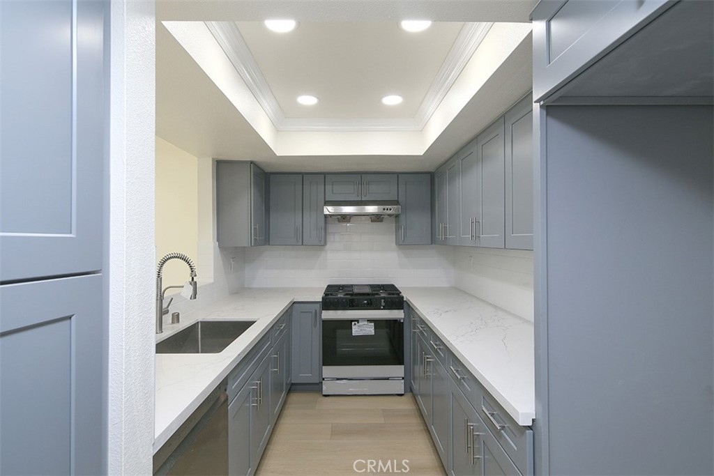 731 S Del Mar Avenue D