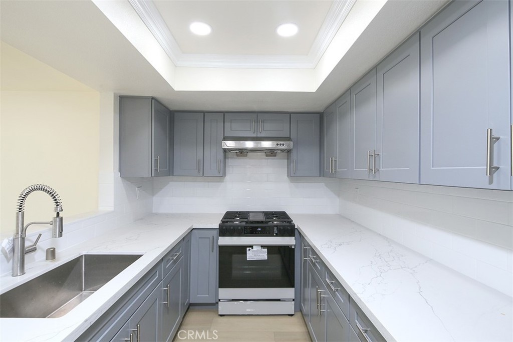 731 S Del Mar Avenue D