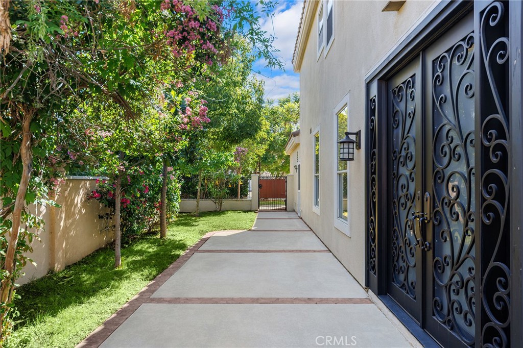 18157 Canterbury Court