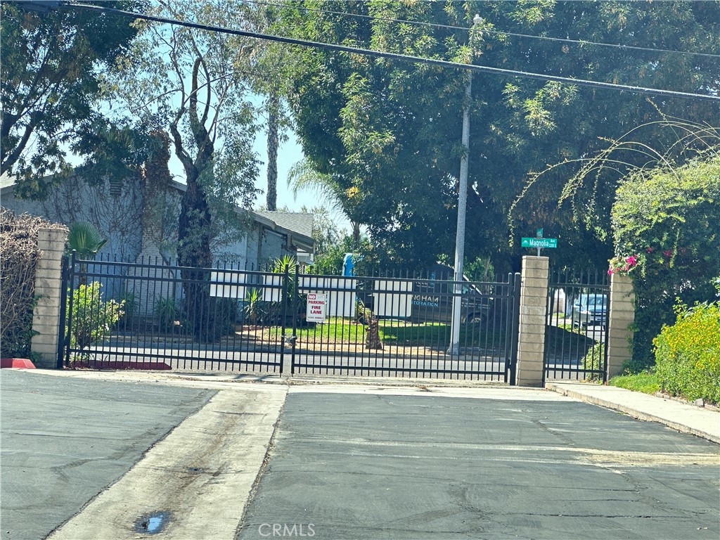 2226 Smoke Tree Lane