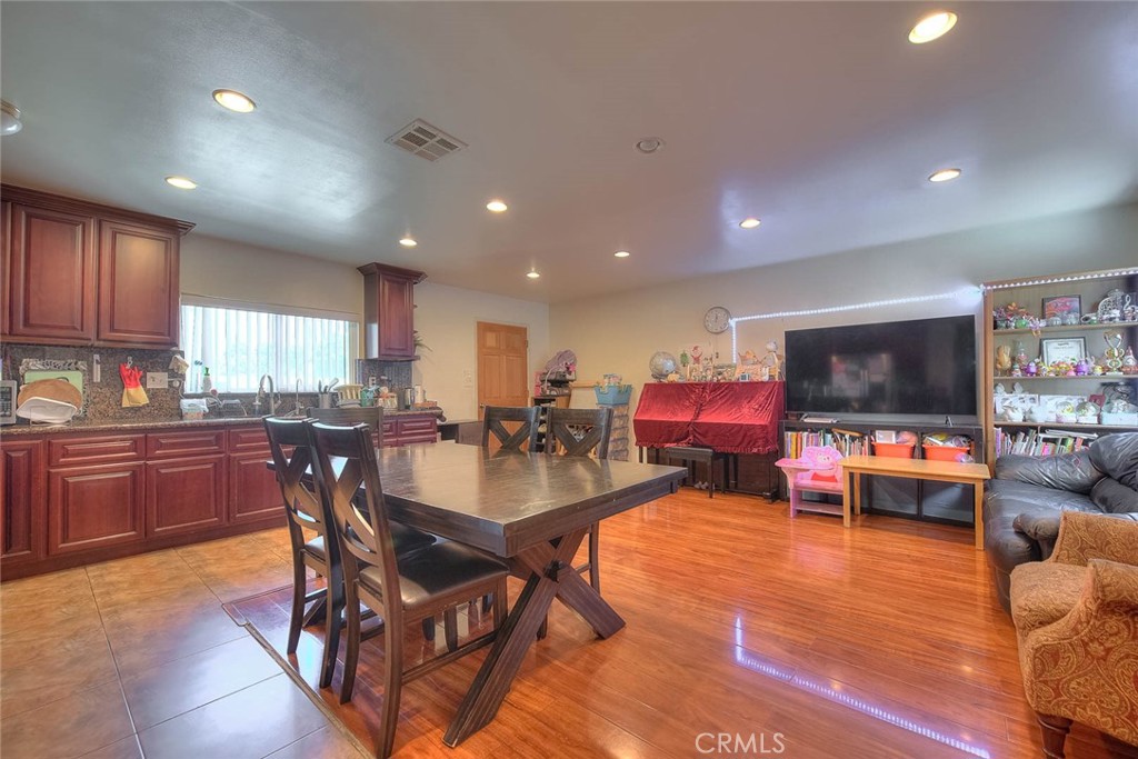 5048 Alessandro Avenue