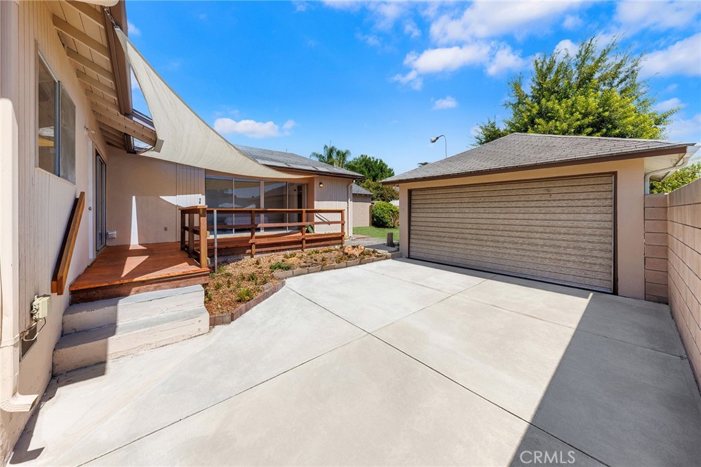 7140 N Muscatel Avenue