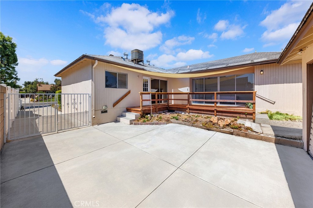 7140 N Muscatel Avenue