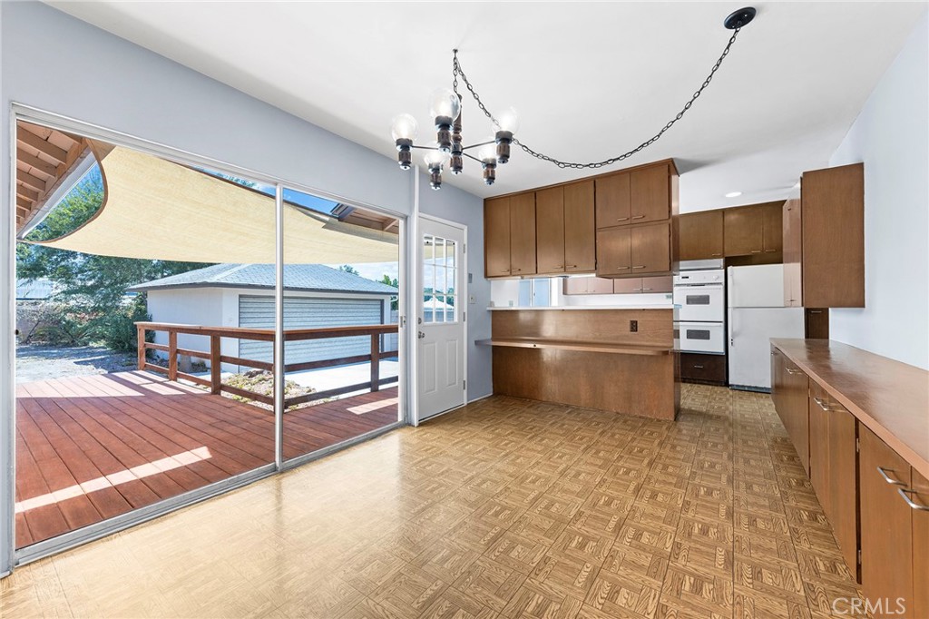 7140 N Muscatel Avenue