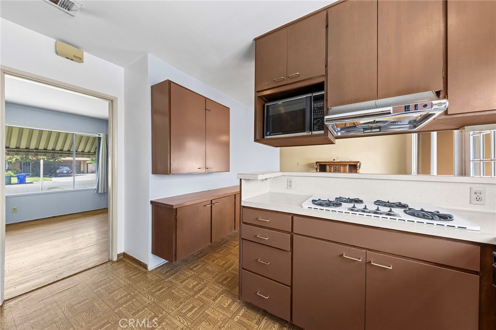 7140 N Muscatel Avenue