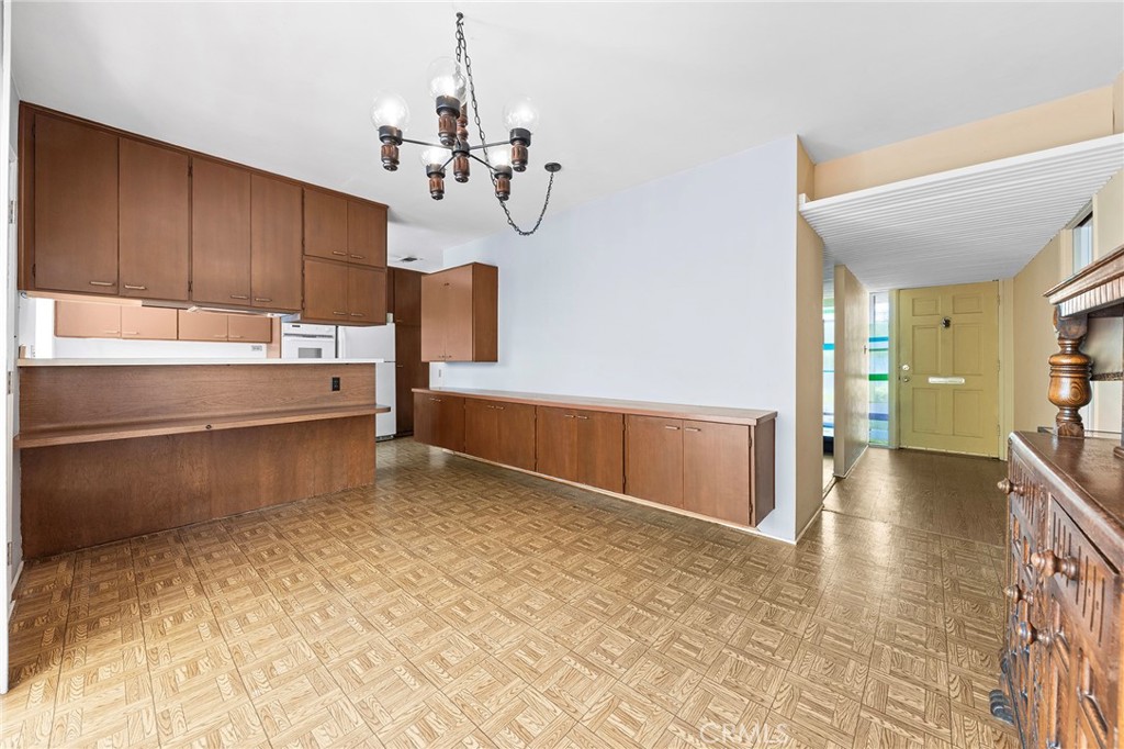 7140 N Muscatel Avenue