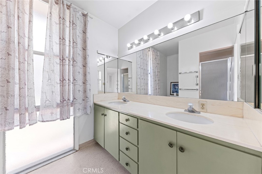 7140 N Muscatel Avenue