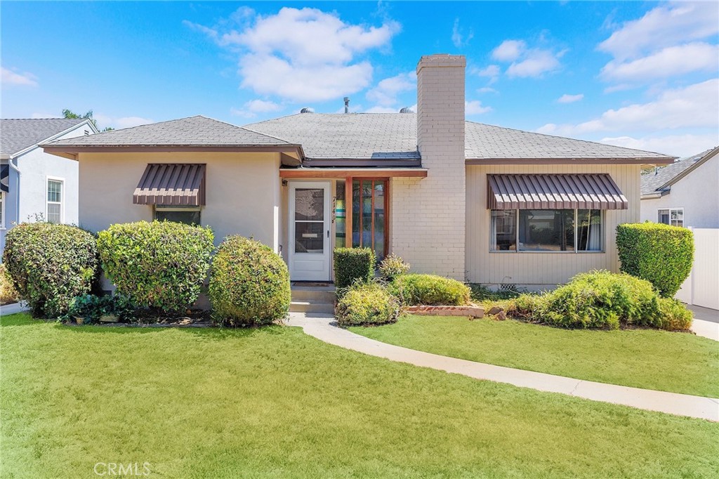 7140 N Muscatel Avenue