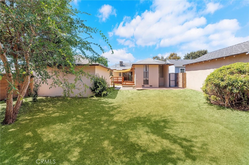 7140 N Muscatel Avenue