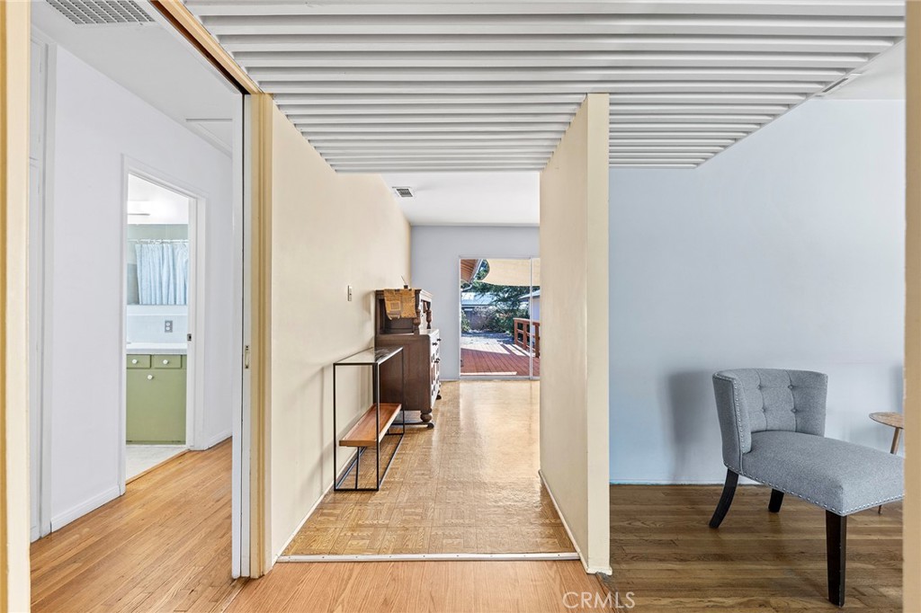 7140 N Muscatel Avenue