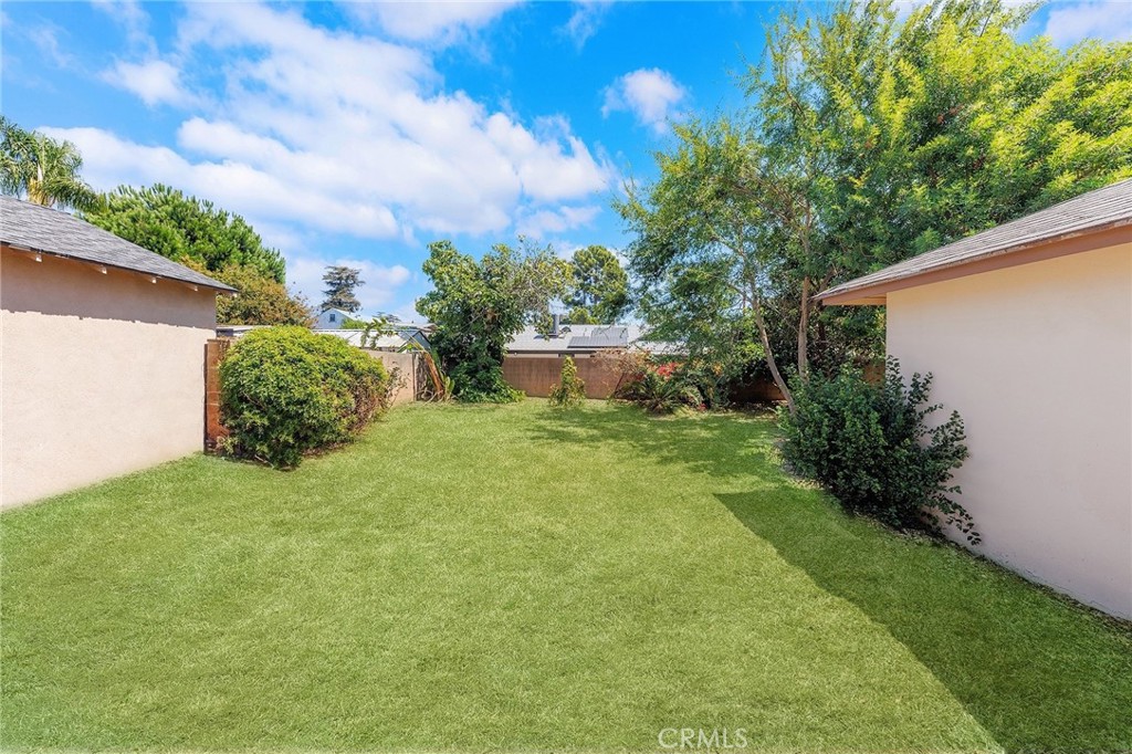 7140 N Muscatel Avenue