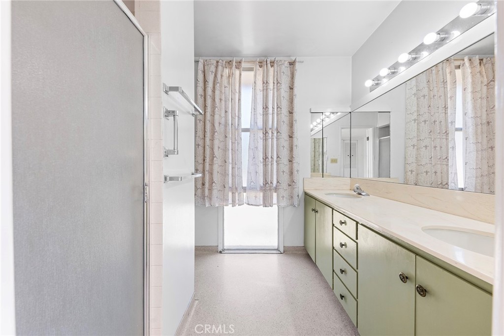 7140 N Muscatel Avenue