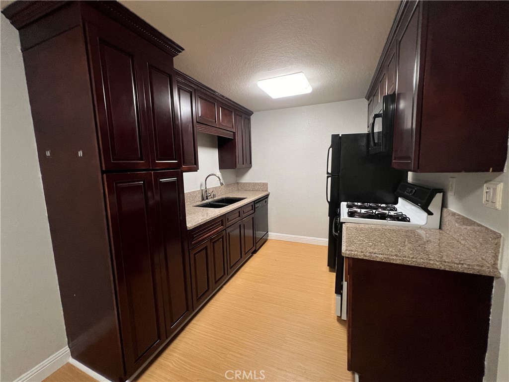 1000 Central Avenue 16