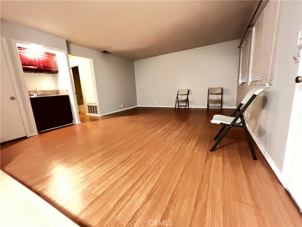 1000 Central Avenue 16