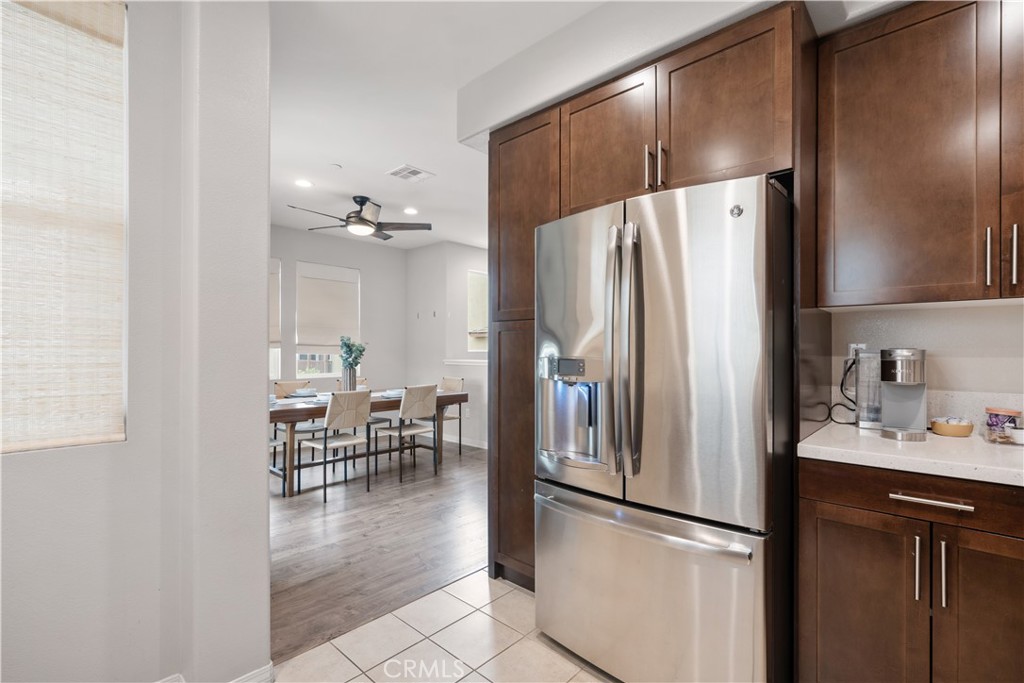 281 North Mar Vista Avenue 10