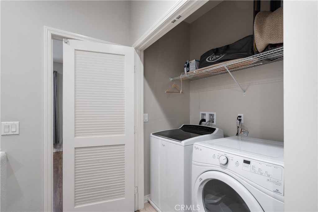 281 North Mar Vista Avenue 10