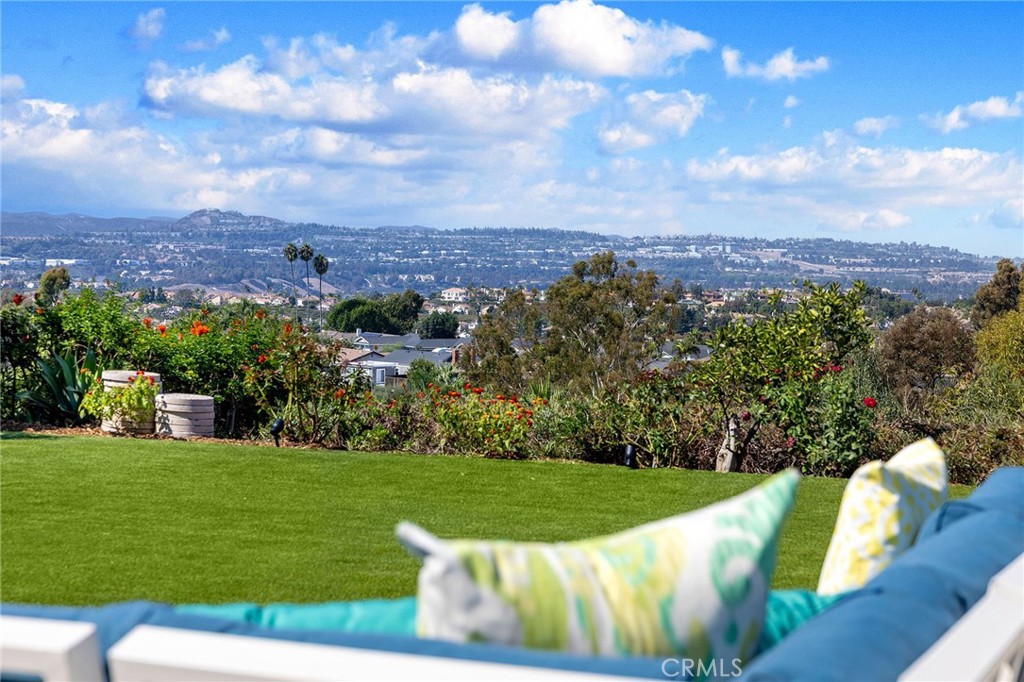 25241 Via Piedra Blanca