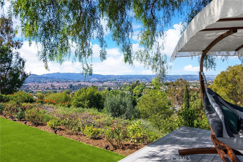 25241 Via Piedra Blanca