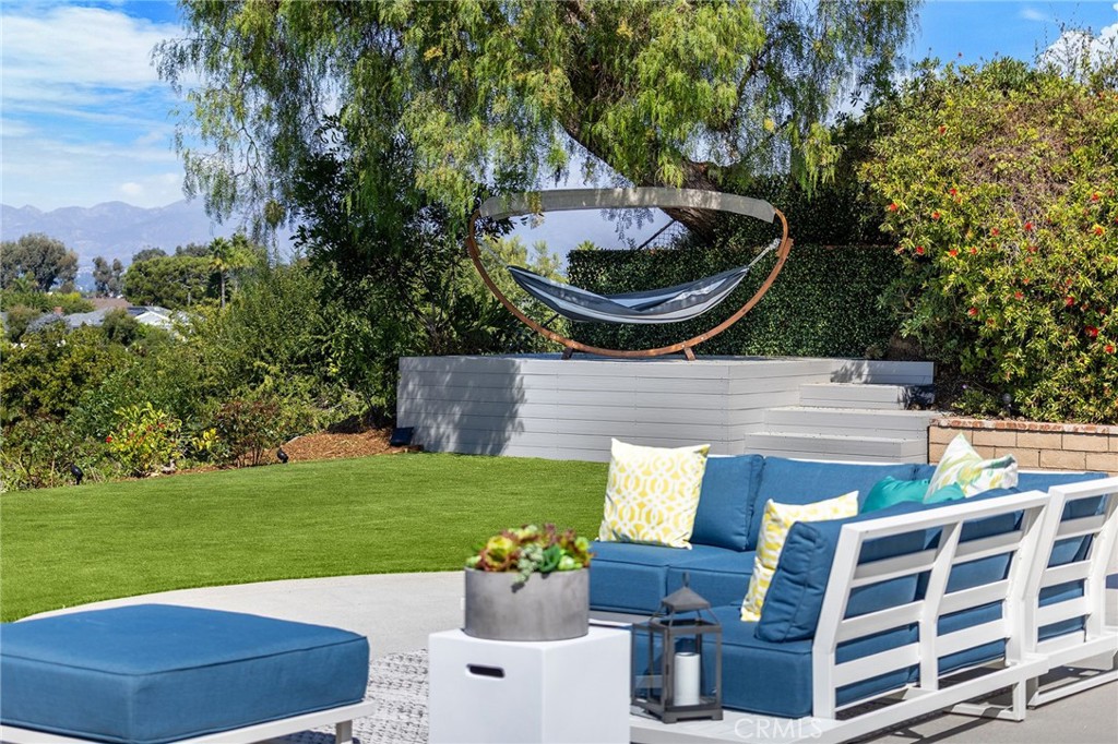 25241 Via Piedra Blanca