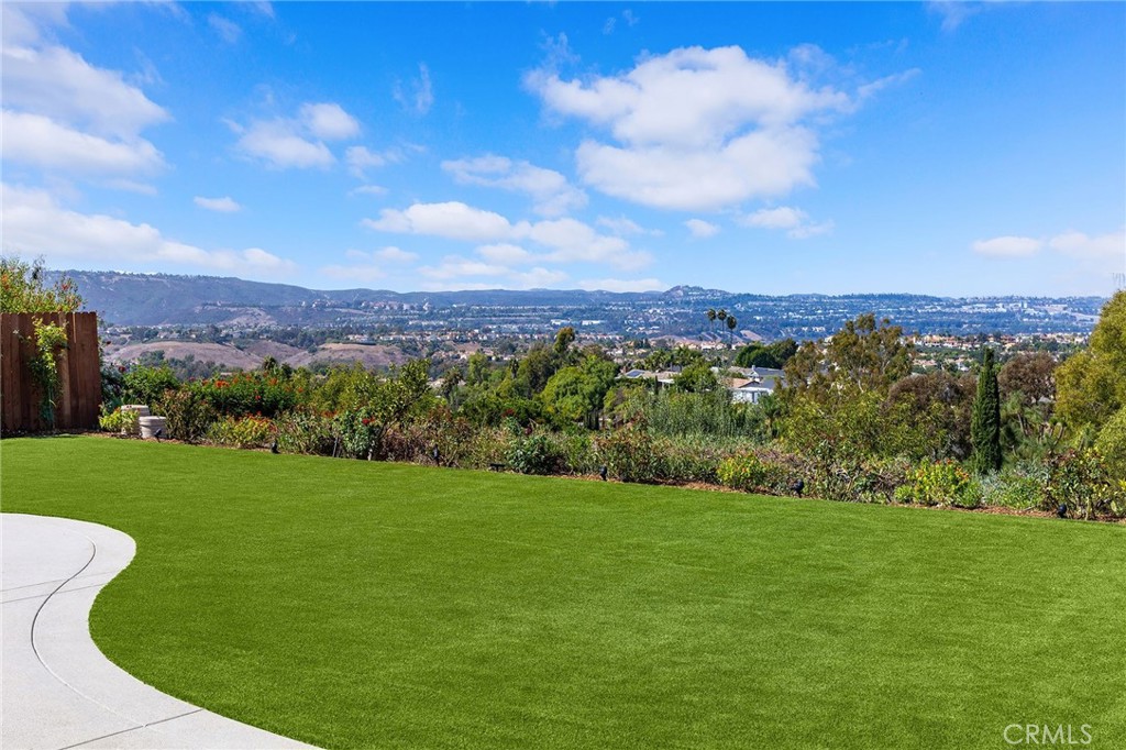 25241 Via Piedra Blanca