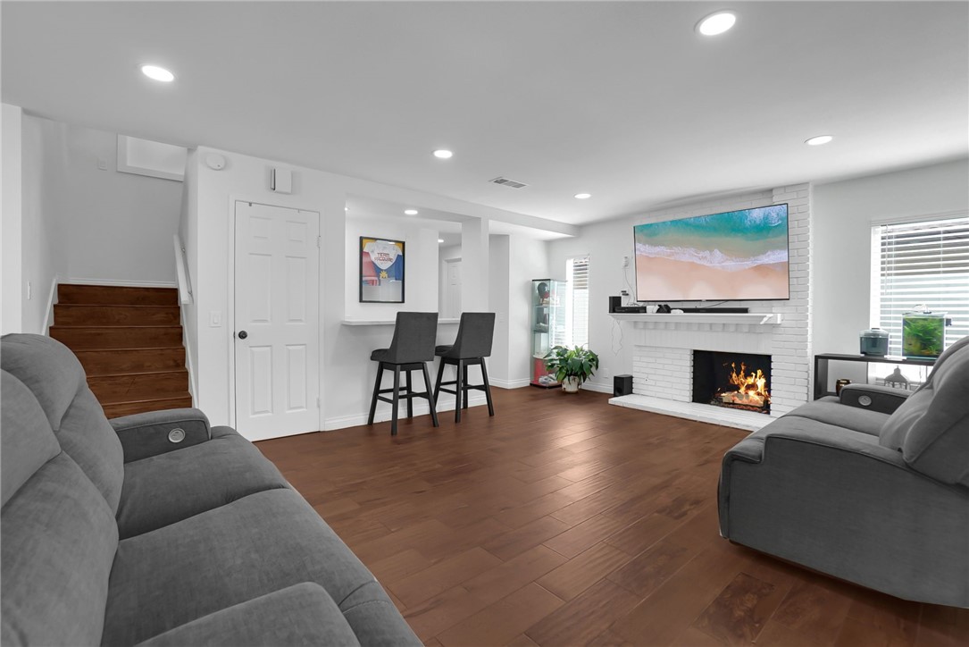 15 Hunter Point Road
