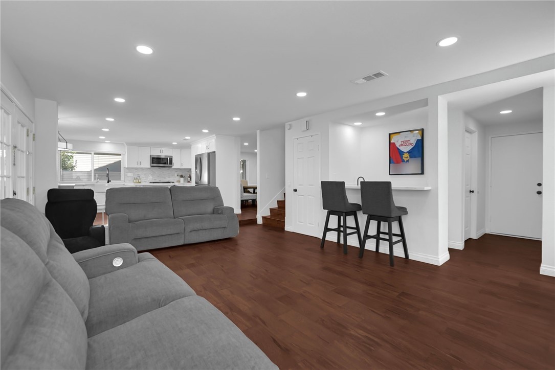 15 Hunter Point Road