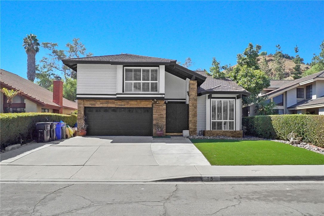 15 Hunter Point Road