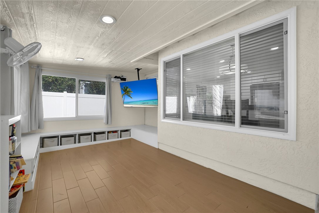 15 Hunter Point Road