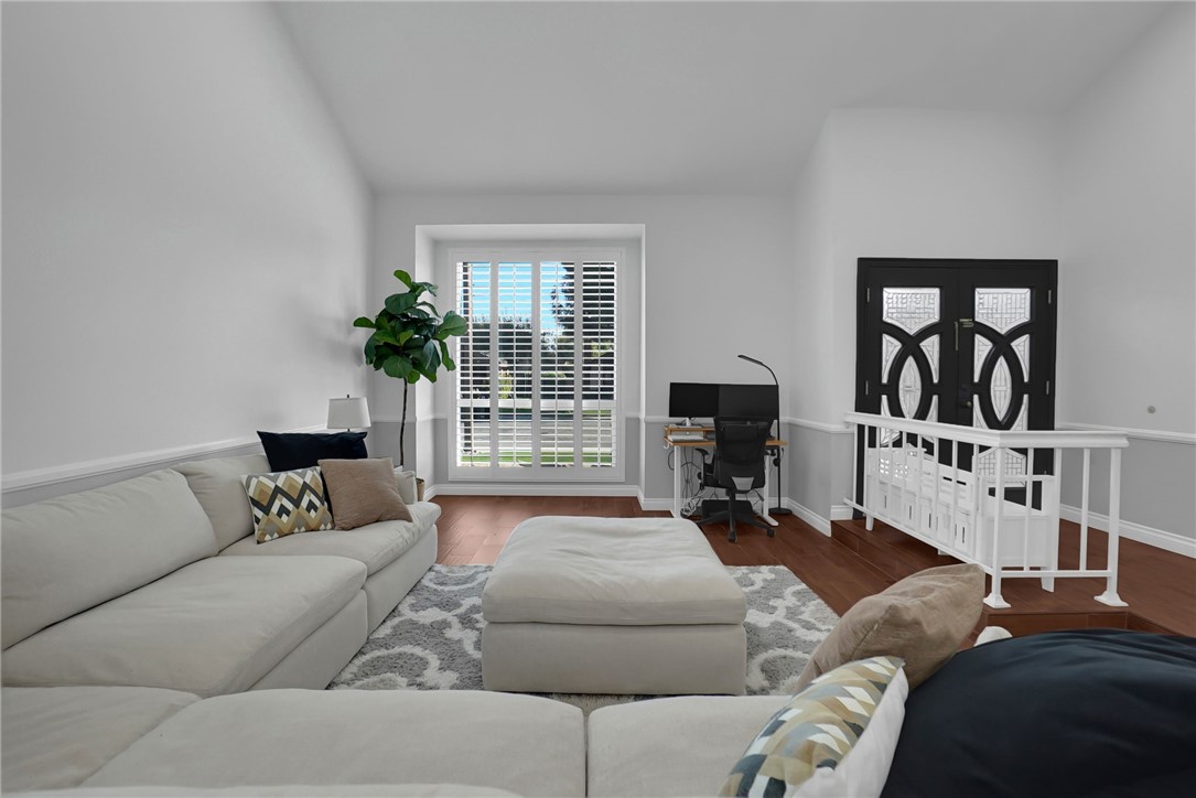 15 Hunter Point Road