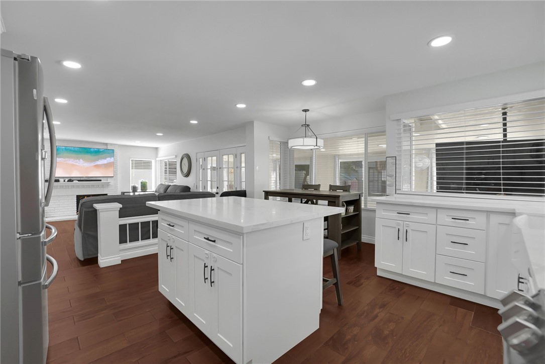 15 Hunter Point Road