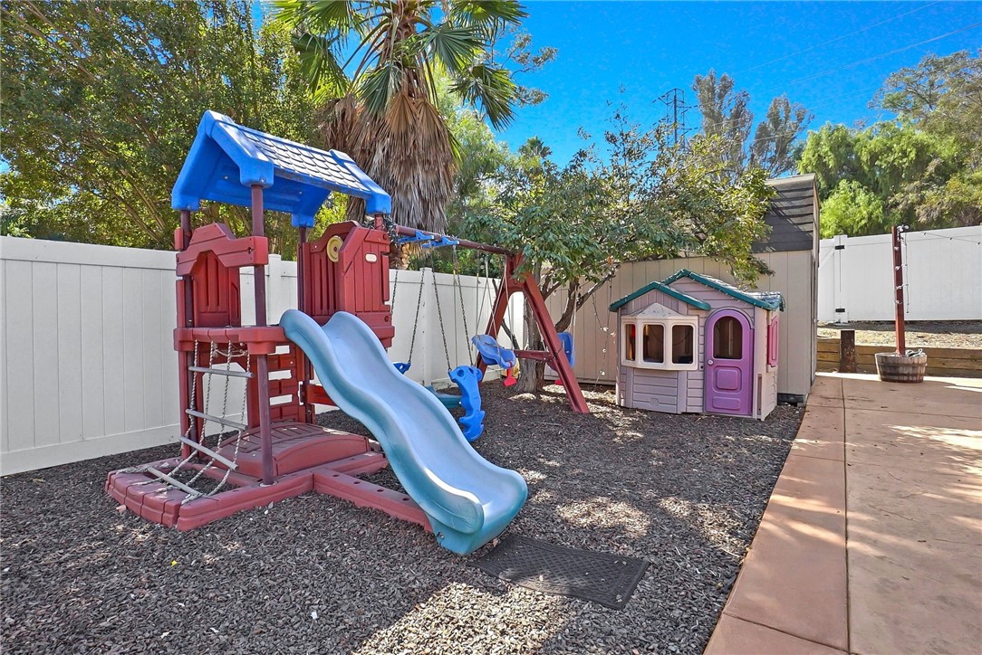 15 Hunter Point Road