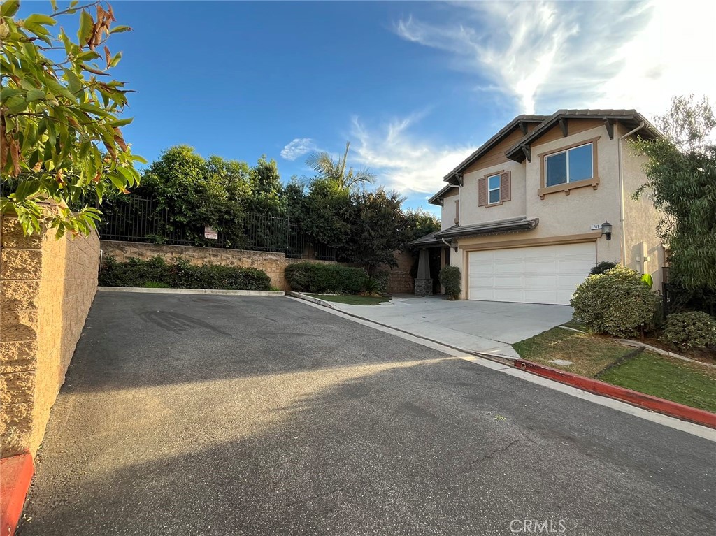 761 S Woodberry Lane