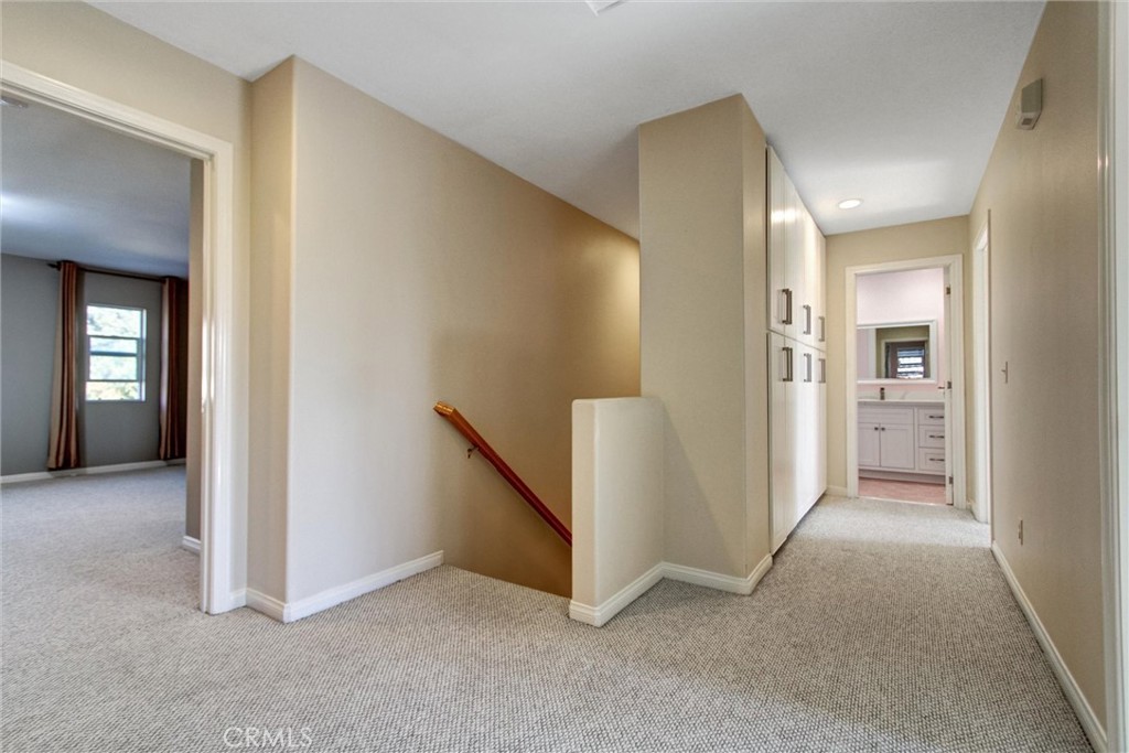 761 S Woodberry Lane