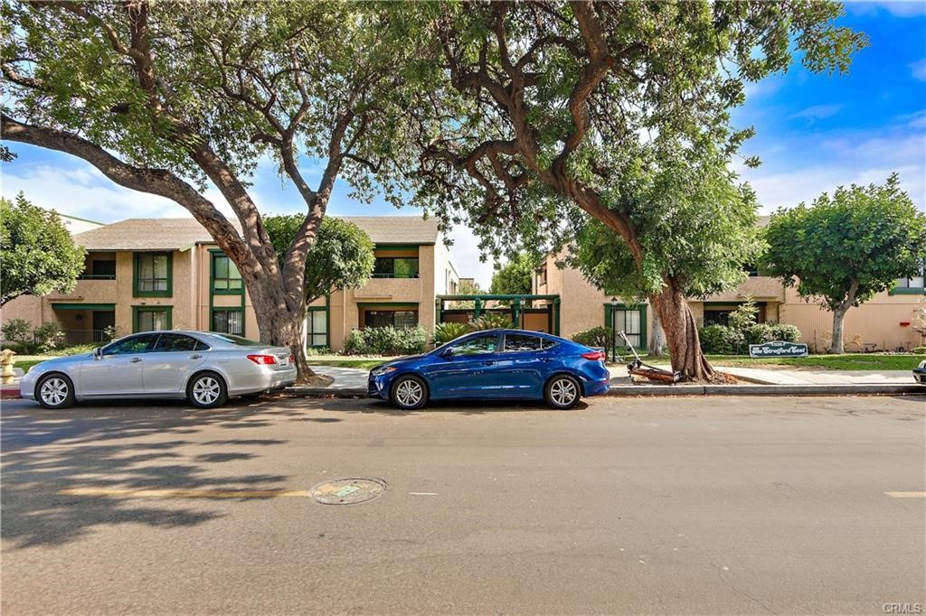 1126 Fairview Avenue 215
