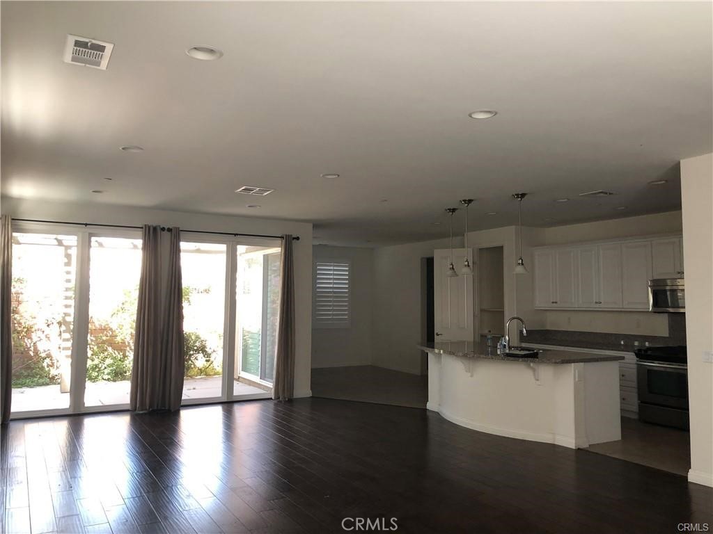 2971 E Via Corvina