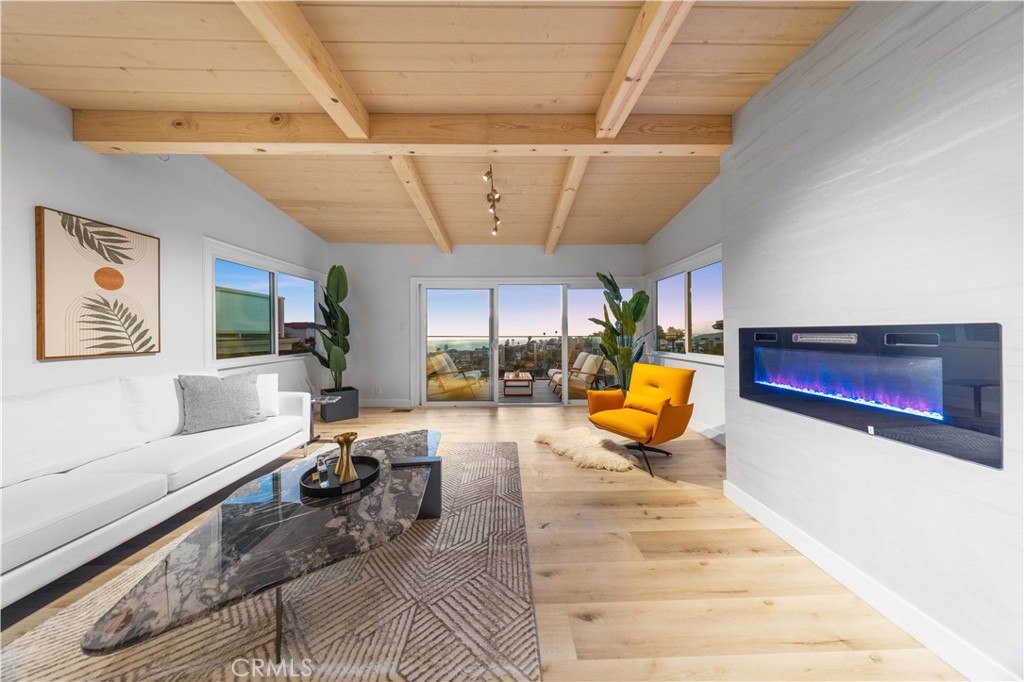 1041 Santa Ana Street