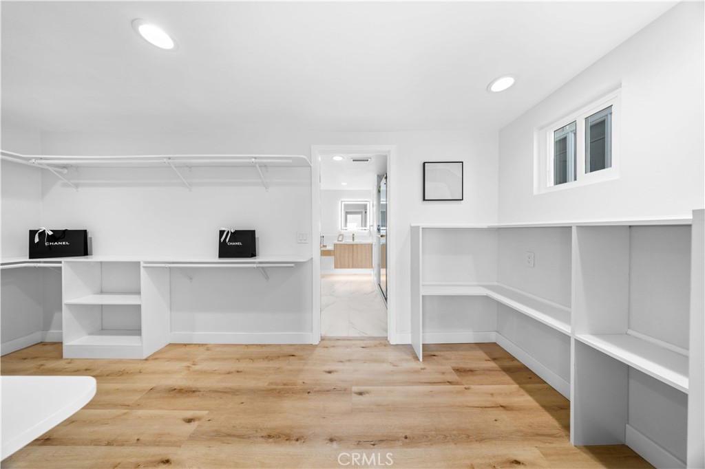 1041 Santa Ana Street