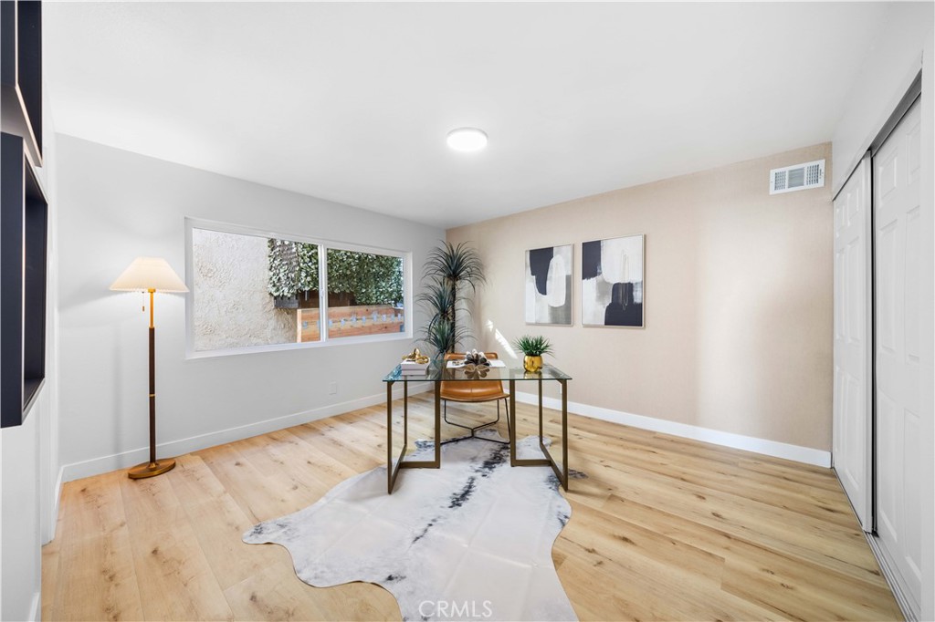 1041 Santa Ana Street