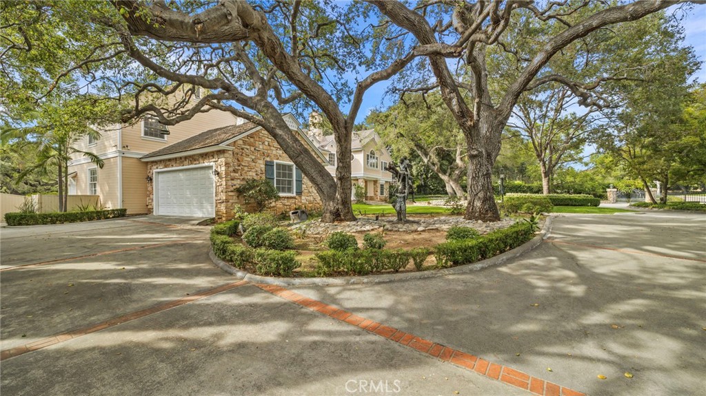 1141 Rodeo Road