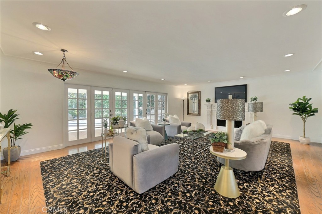 1141 Rodeo Road
