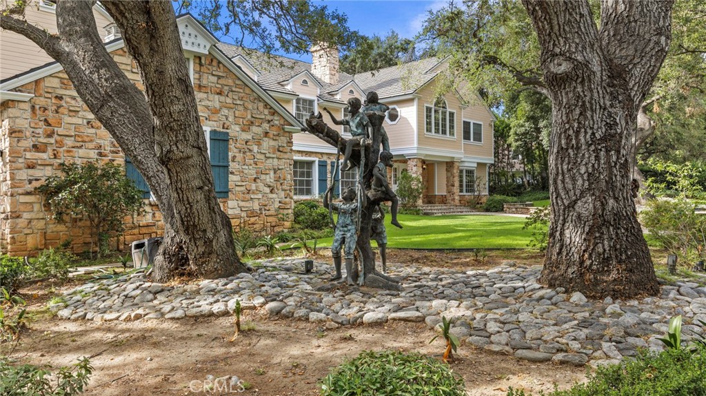 1141 Rodeo Road