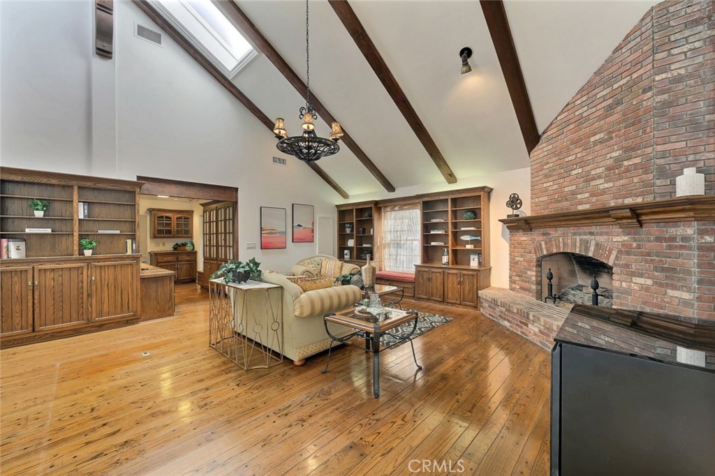 1141 Rodeo Road
