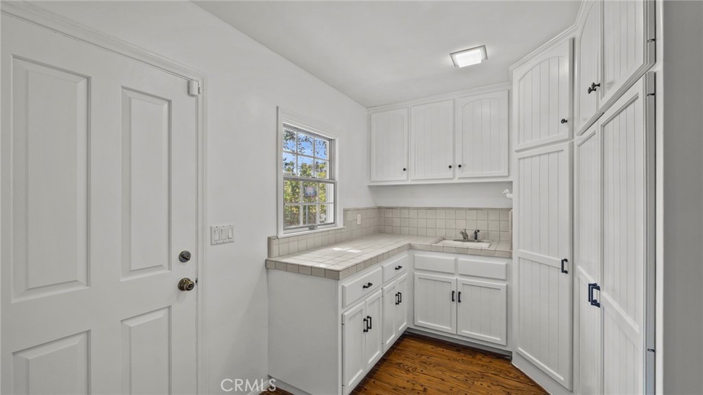 1141 Rodeo Road