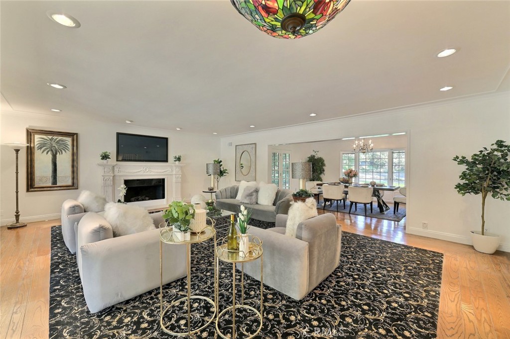 1141 Rodeo Road